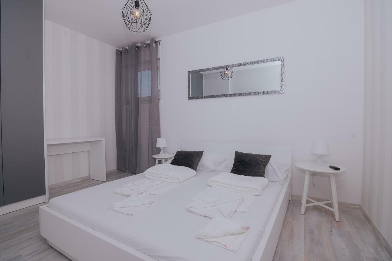 Apartments Pool Villa Aldura Novalja Kültér fotó